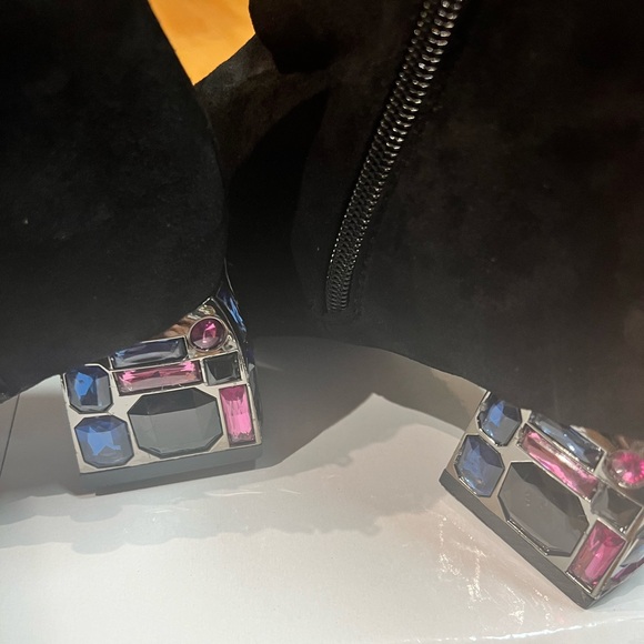 NWOT- Faux Suede Lace Ankle Boots (US 7) - Picture 8 of 11